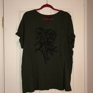 Torrid flower tee with shredding